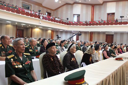 Các đại biểu tham dự buổi gặp mặt